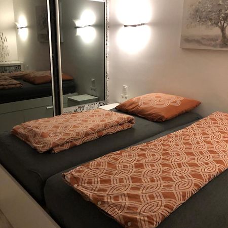 Wunderschoenes 2 Zimmer Apartment Zentrum Goldstadt Пфорцхайм Екстериор снимка