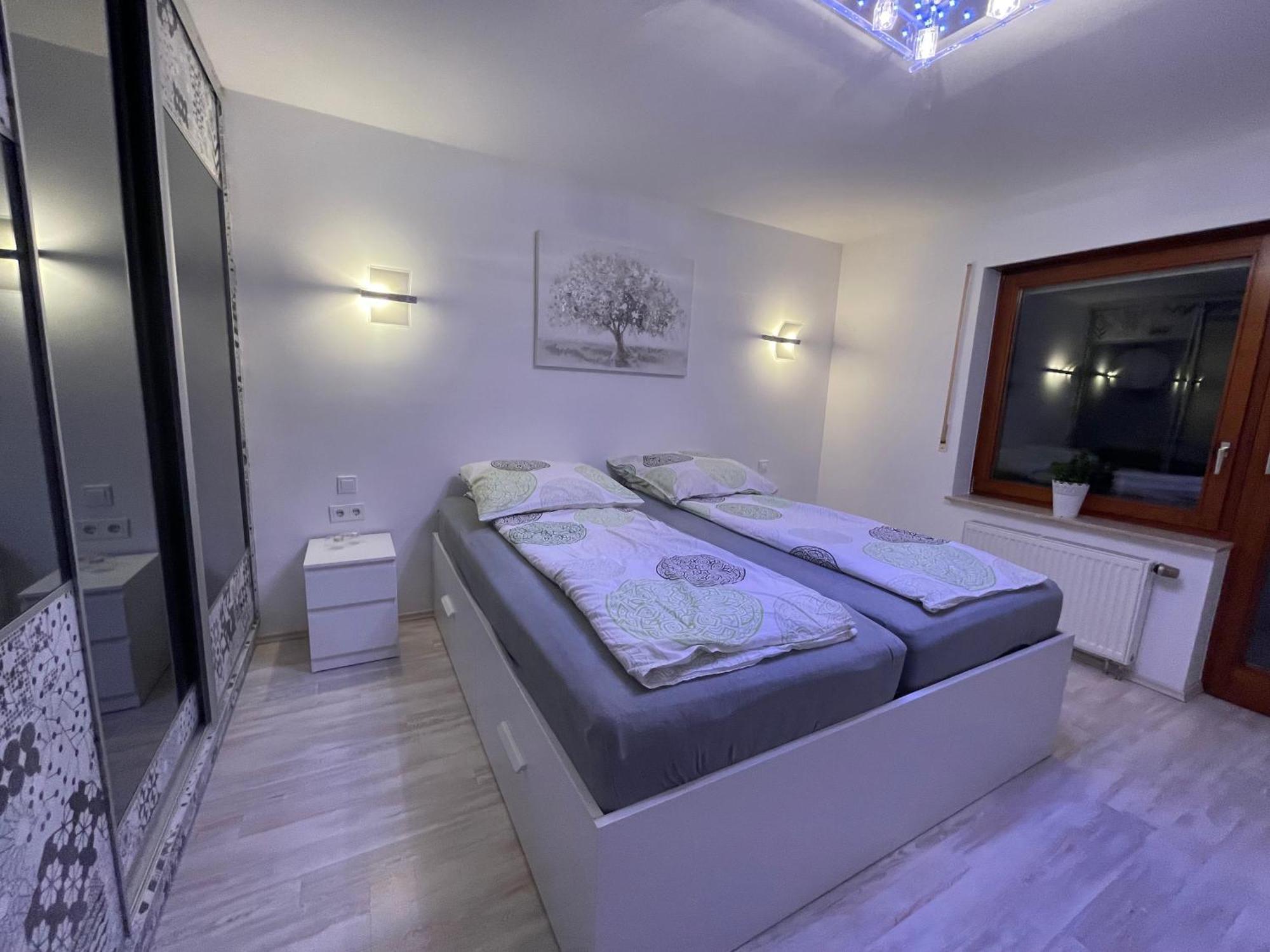 Wunderschoenes 2 Zimmer Apartment Zentrum Goldstadt Пфорцхайм Екстериор снимка