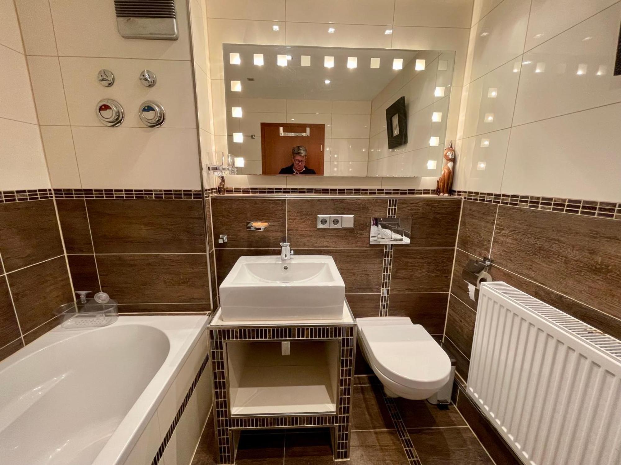 Wunderschoenes 2 Zimmer Apartment Zentrum Goldstadt Пфорцхайм Екстериор снимка