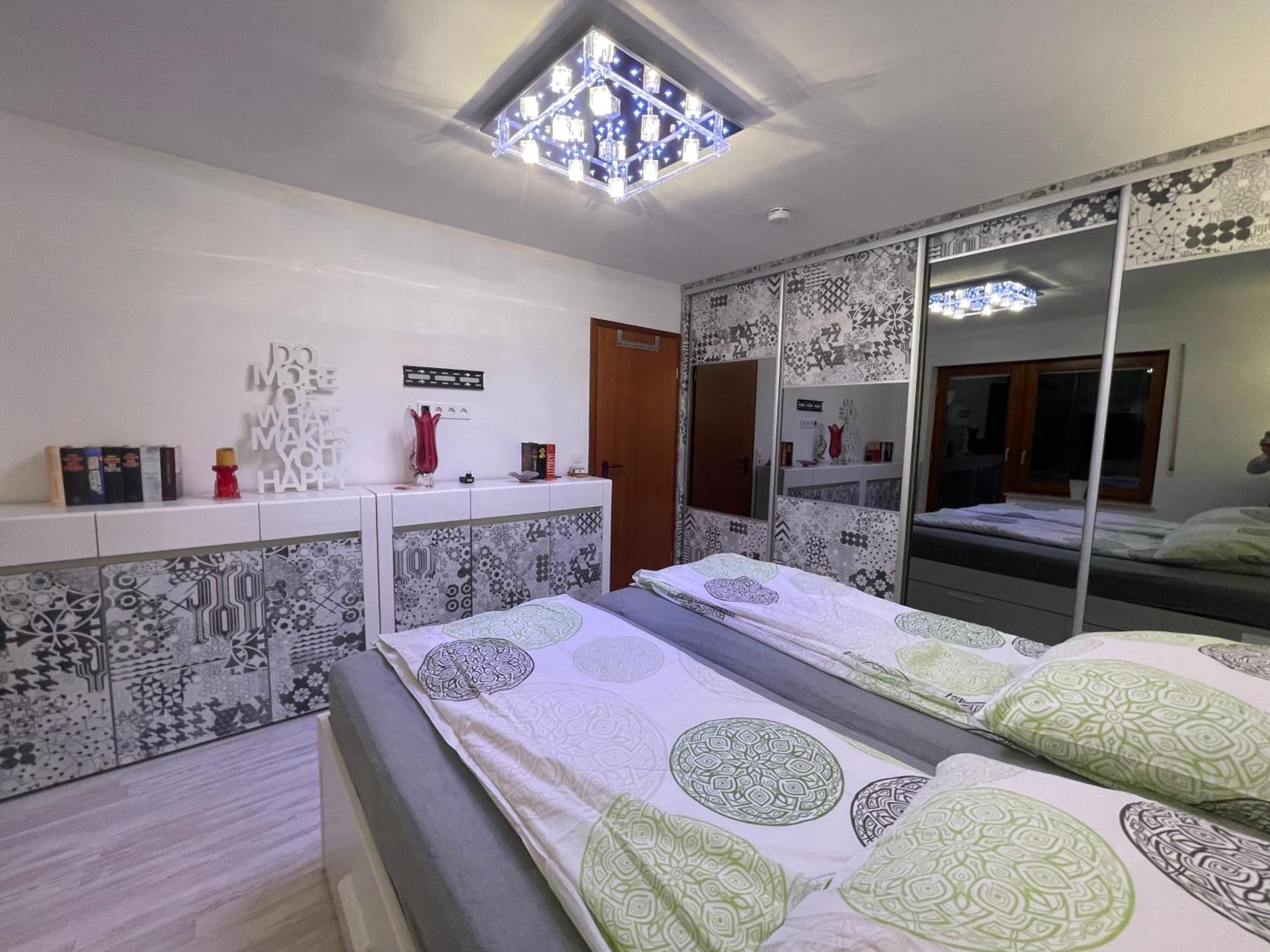 Wunderschoenes 2 Zimmer Apartment Zentrum Goldstadt Пфорцхайм Екстериор снимка